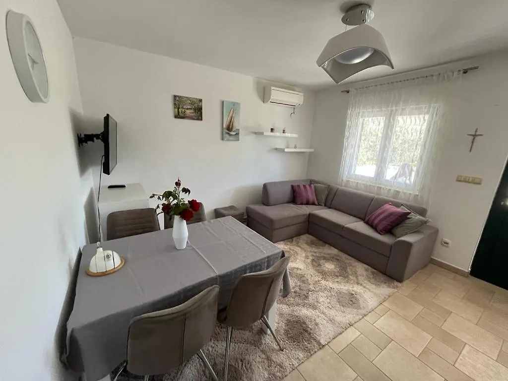 City Apartment Nature Kastela 0*,